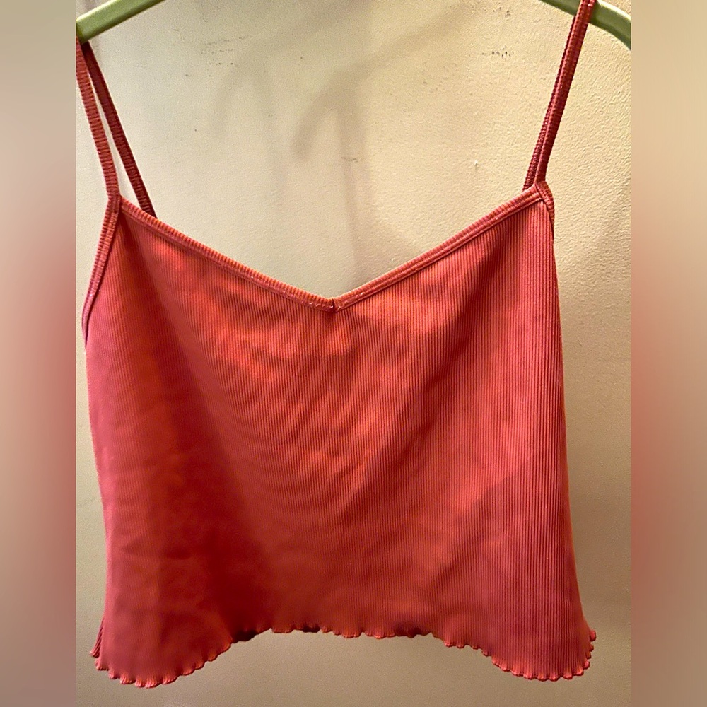 Women’s GapFit cropped ribbed work out tank. Size XL.